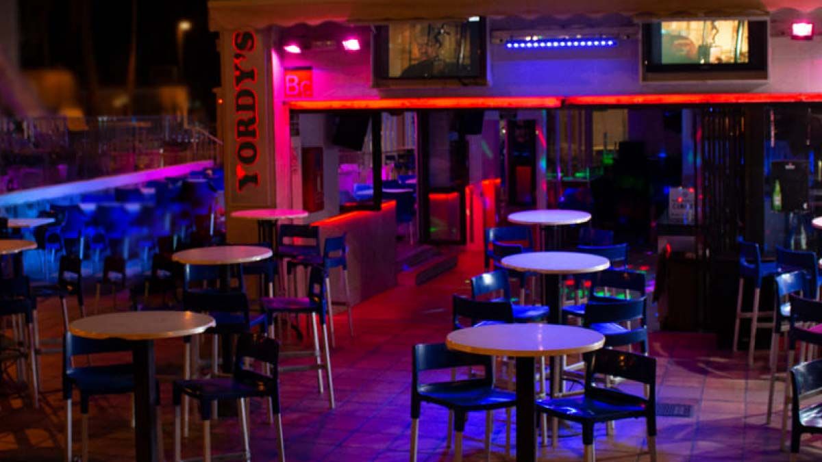 images/customers/0000012_yordys_sports_bar_tenerife/002_gallery/yordys-bar-and-nightclub-tenerife-01.jpg