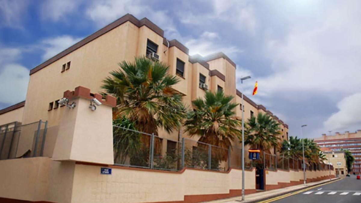 images/info/executive_office_tenerife/70000002_cuerpo_nacional_de_policia_tenerife/70000002_02_cuerpo_nacional_de_policia_santa_cruz_de_tenerife_tenerife/002_gallery/policia-nacional-santa-cruz-de-tenerife-01.jpg