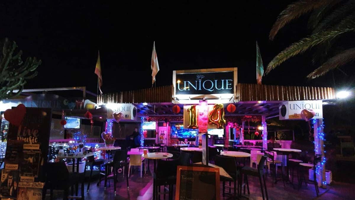 images/customers/0000157_unique_bar_tenerife/002_gallery/unique-live-music-bar-tenerife-01.jpg